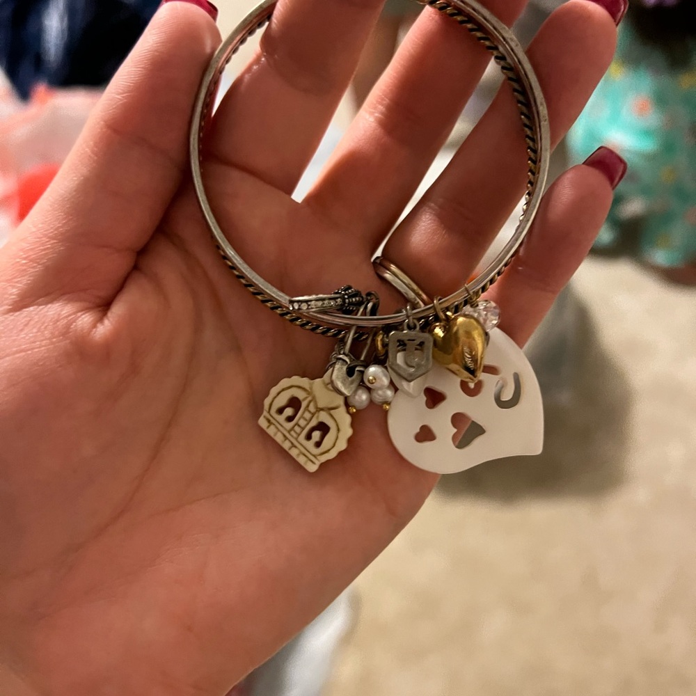 Women’s bangles